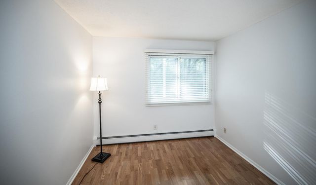 135 Viking Drive E 102, Little Canada, MN 55117