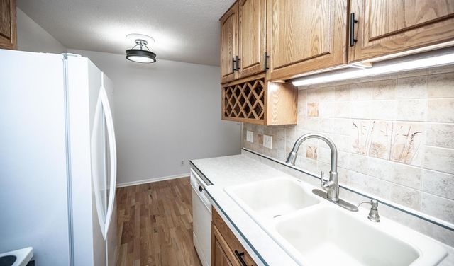 135 Viking Drive E 102, Little Canada, MN 55117