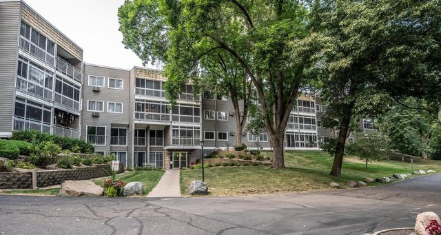 135 Viking Drive E 102, Little Canada, MN 55117