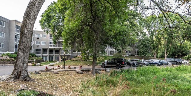 135 Viking Drive E 102, Little Canada, MN 55117