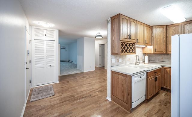 135 Viking Drive E 102, Little Canada, MN 55117
