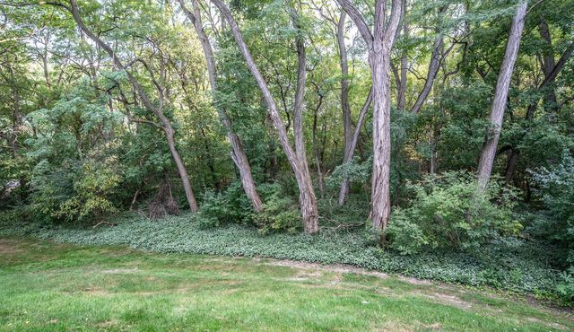 135 Viking Drive E 102, Little Canada, MN 55117