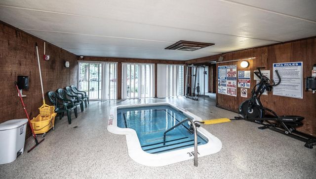 135 Viking Drive E 102, Little Canada, MN 55117