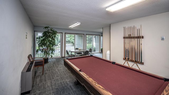 135 Viking Drive E 102, Little Canada, MN 55117