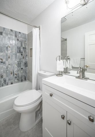 135 Viking Drive E 102, Little Canada, MN 55117