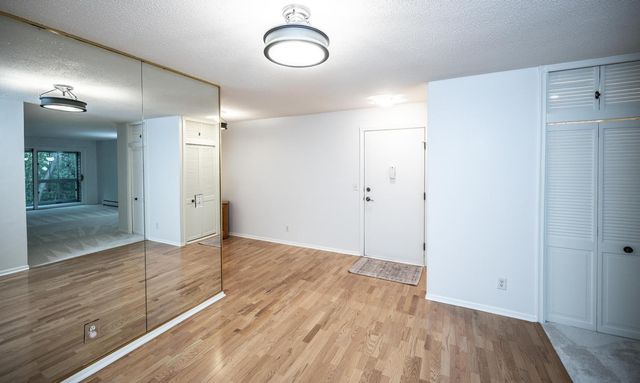 135 Viking Drive E 102, Little Canada, MN 55117
