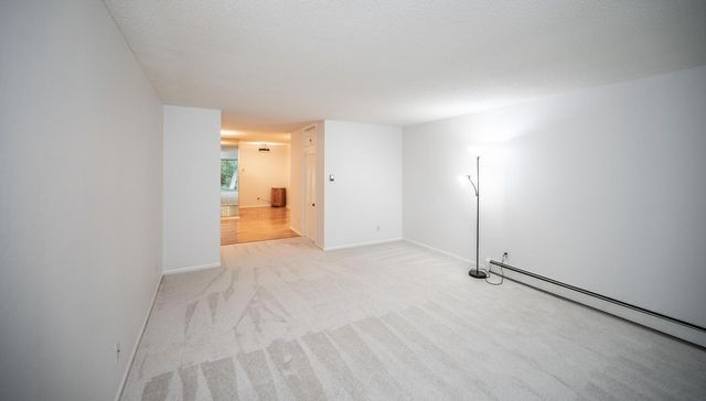 135 Viking Drive E 102, Little Canada, MN 55117