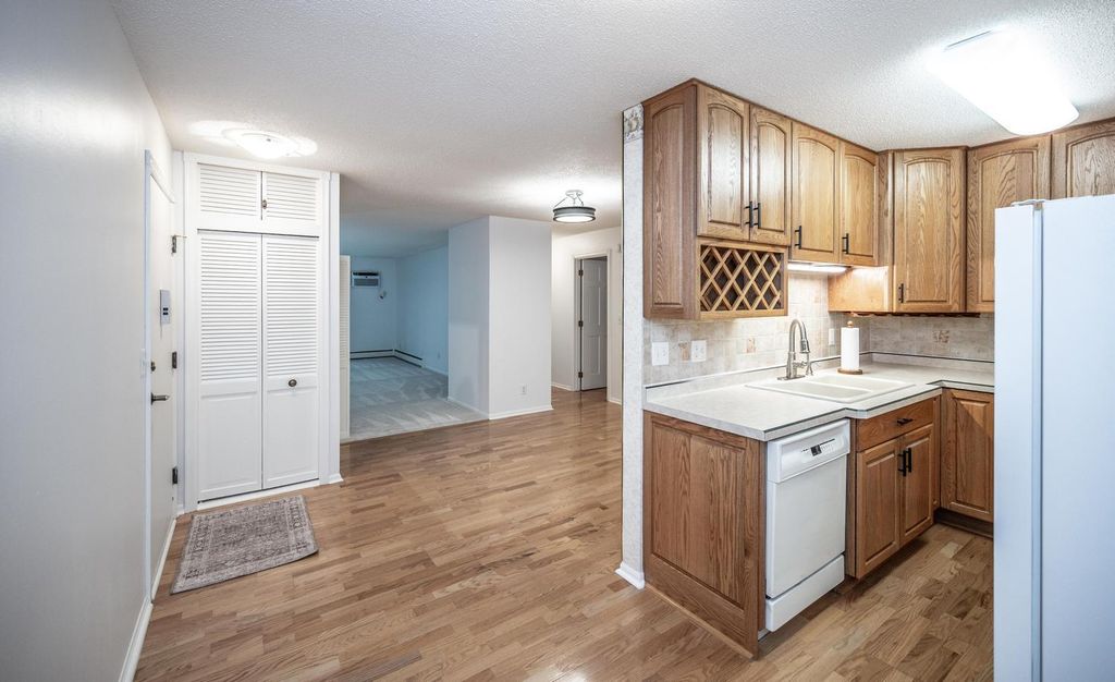 135 Viking Drive E 102, Little Canada, MN 55117 — photo 3