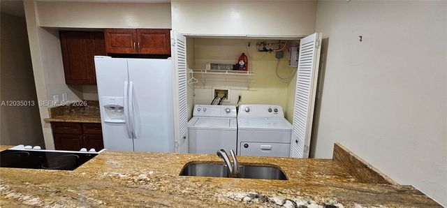 5352 NE 6th Avenue G9, Oakland Park, FL 33334