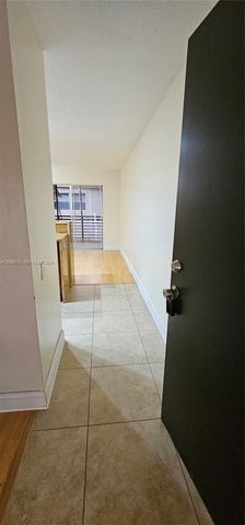 5352 NE 6th Avenue G9, Oakland Park, FL 33334