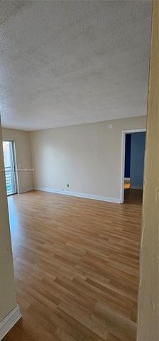 5352 NE 6th Avenue G9, Oakland Park, FL 33334
