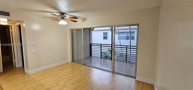 5352 NE 6th Avenue G9, Oakland Park, FL 33334