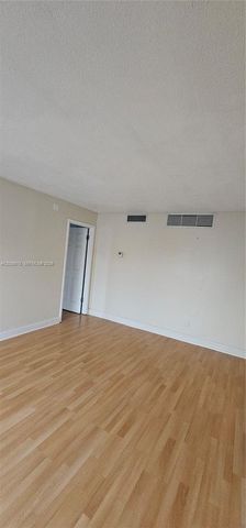 5352 NE 6th Avenue G9, Oakland Park, FL 33334