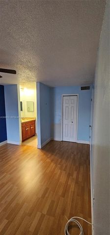 5352 NE 6th Avenue G9, Oakland Park, FL 33334
