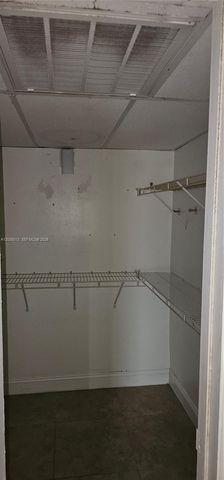 5352 NE 6th Avenue G9, Oakland Park, FL 33334