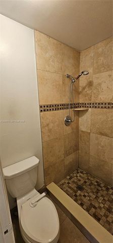 5352 NE 6th Avenue G9, Oakland Park, FL 33334