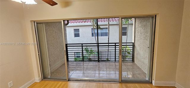 5352 NE 6th Avenue G9, Oakland Park, FL 33334