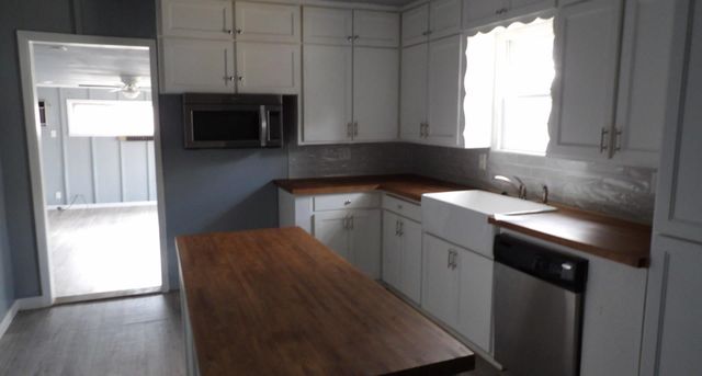 908 W PASCHAL, Troup, TX 75789