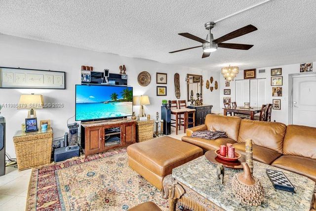 100 Bayview Dr 228, Sunny Isles Beach, FL 33160