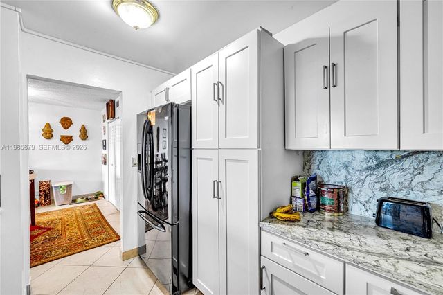 100 Bayview Dr 228, Sunny Isles Beach, FL 33160