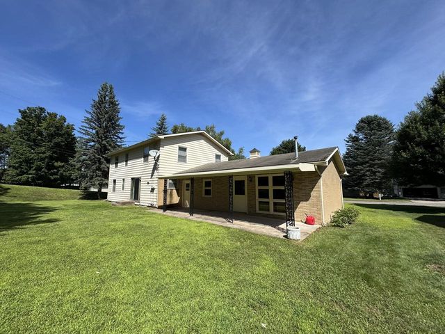 825 MICHAEL STREET, Kingsford, MI 49802