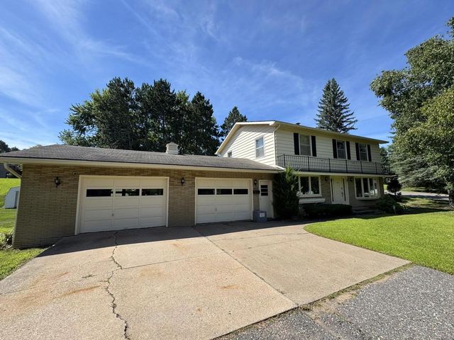 825 MICHAEL STREET, Kingsford, MI 49802