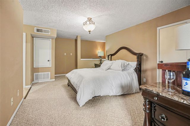 1900 Bay Area Boulevard 163, Houston, TX 77058