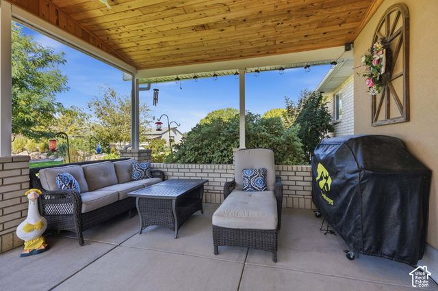 14138 S PHEASANT HOLLOW LN, Bluffdale, UT 84065