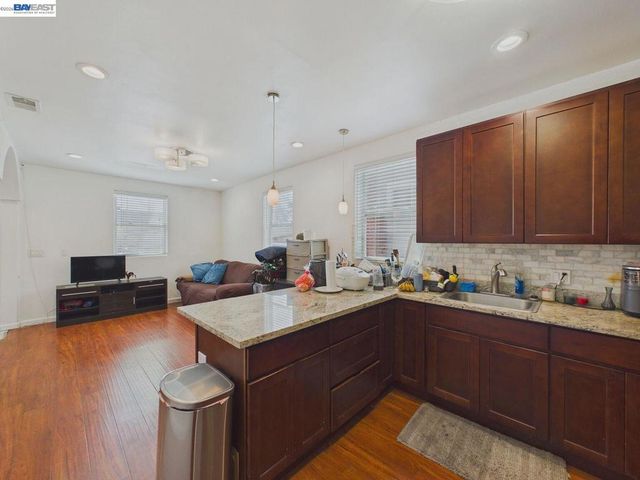 1241 1241B Ashby Ave, Berkeley, CA 94702