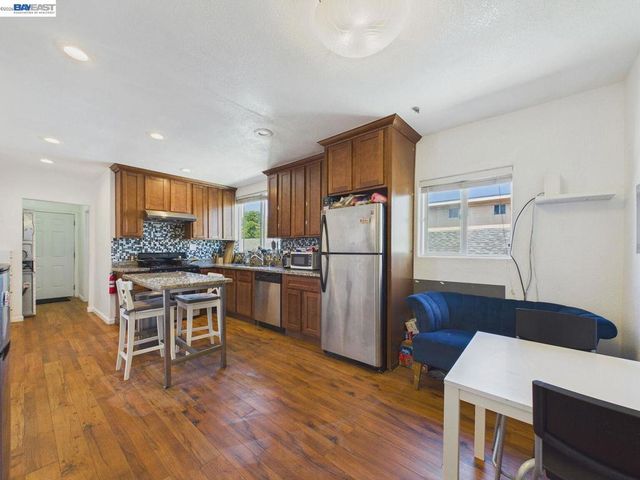 1241 1241B Ashby Ave, Berkeley, CA 94702