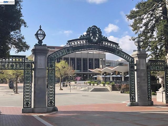 1241 1241B Ashby Ave, Berkeley, CA 94702