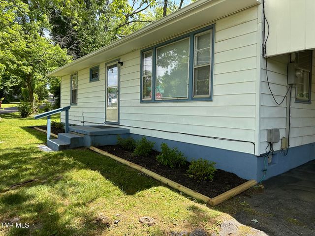 2200 East 7th Avenue, Johnson City, TN 37601