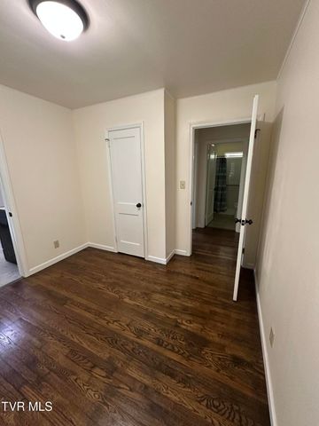 2200 East 7th Avenue, Johnson City, TN 37601