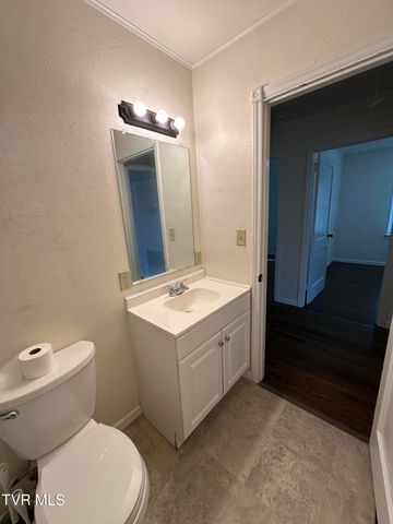 2200 East 7th Avenue, Johnson City, TN 37601