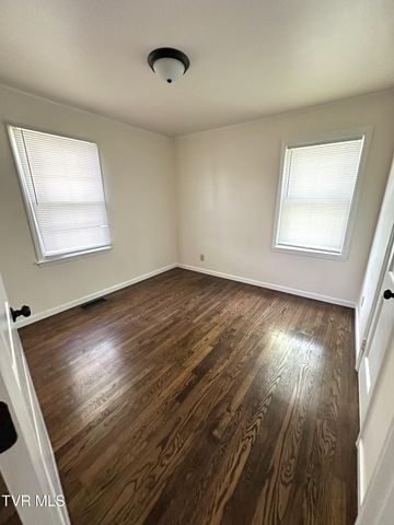 2200 East 7th Avenue, Johnson City, TN 37601