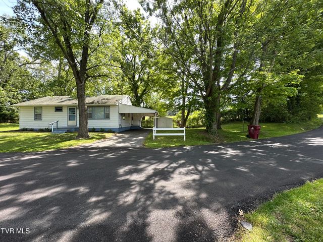 2200 East 7th Avenue, Johnson City, TN 37601