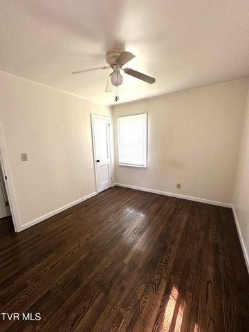 2200 East 7th Avenue, Johnson City, TN 37601