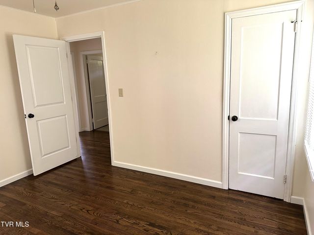 2200 East 7th Avenue, Johnson City, TN 37601
