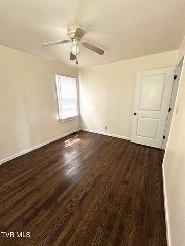 2200 East 7th Avenue, Johnson City, TN 37601