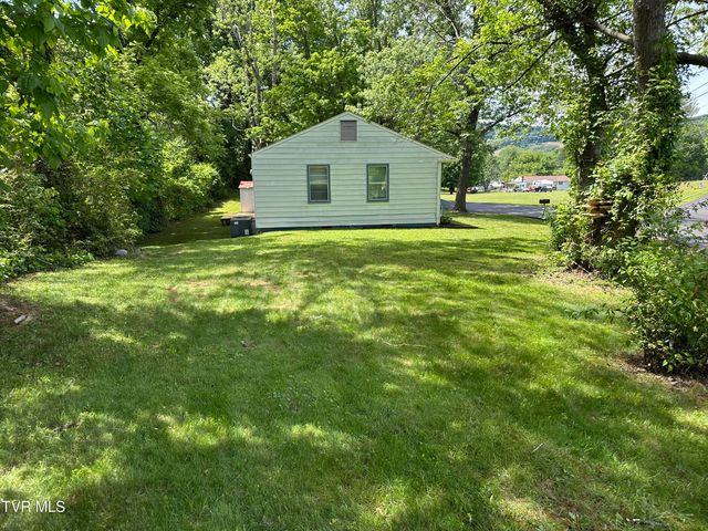 2200 East 7th Avenue, Johnson City, TN 37601