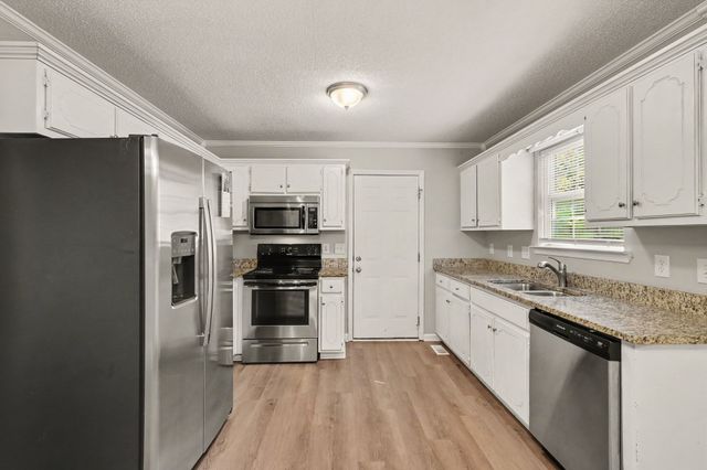 2823 Black Stallion Ct, Murfreesboro, TN 37130