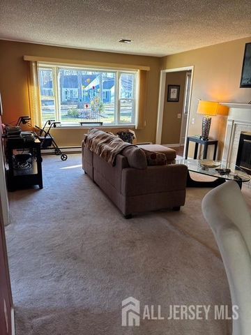 310 Sharon Way C, Monroe, NJ 08831