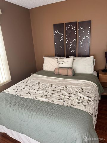 310 Sharon Way C, Monroe, NJ 08831