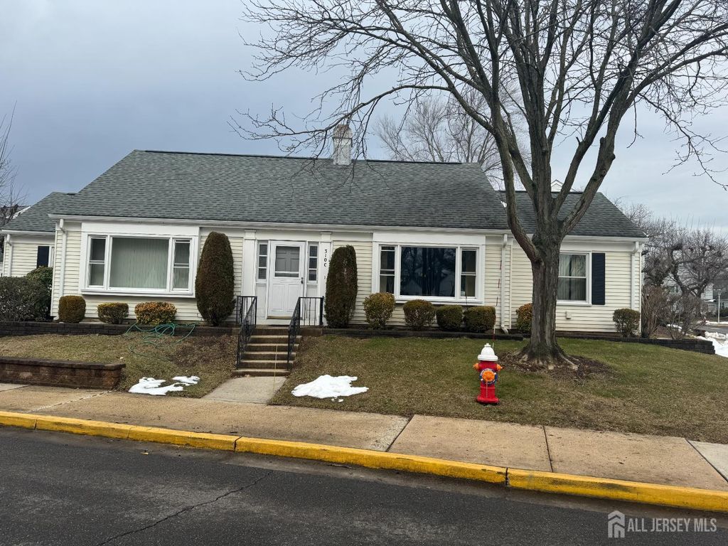 310 Sharon Way C, Monroe, NJ 08831