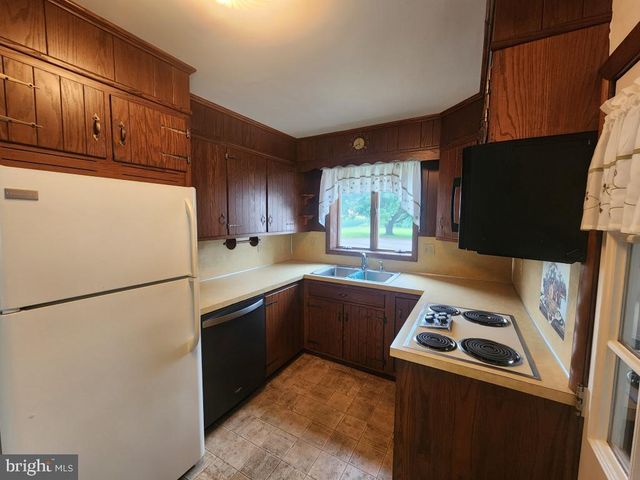 1242 BRENEMAN RD, Manheim, PA 17545