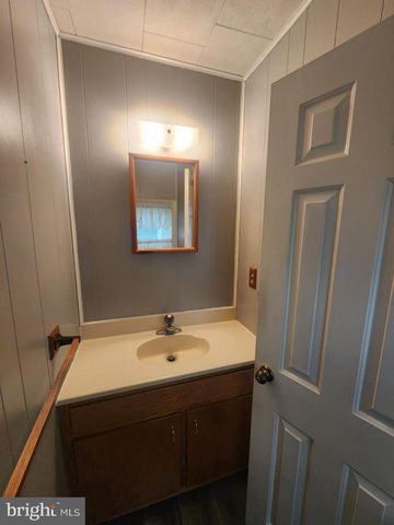 1242 BRENEMAN RD, Manheim, PA 17545