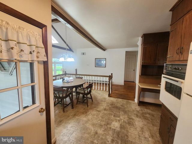 1242 BRENEMAN RD, Manheim, PA 17545