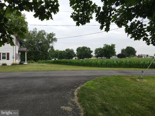 1242 BRENEMAN RD, Manheim, PA 17545