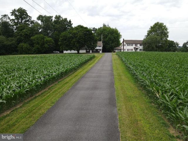 1242 BRENEMAN RD, Manheim, PA 17545