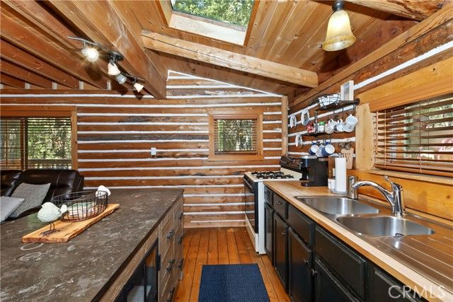 788 Buckingham Square, Lake Arrowhead, CA 92352